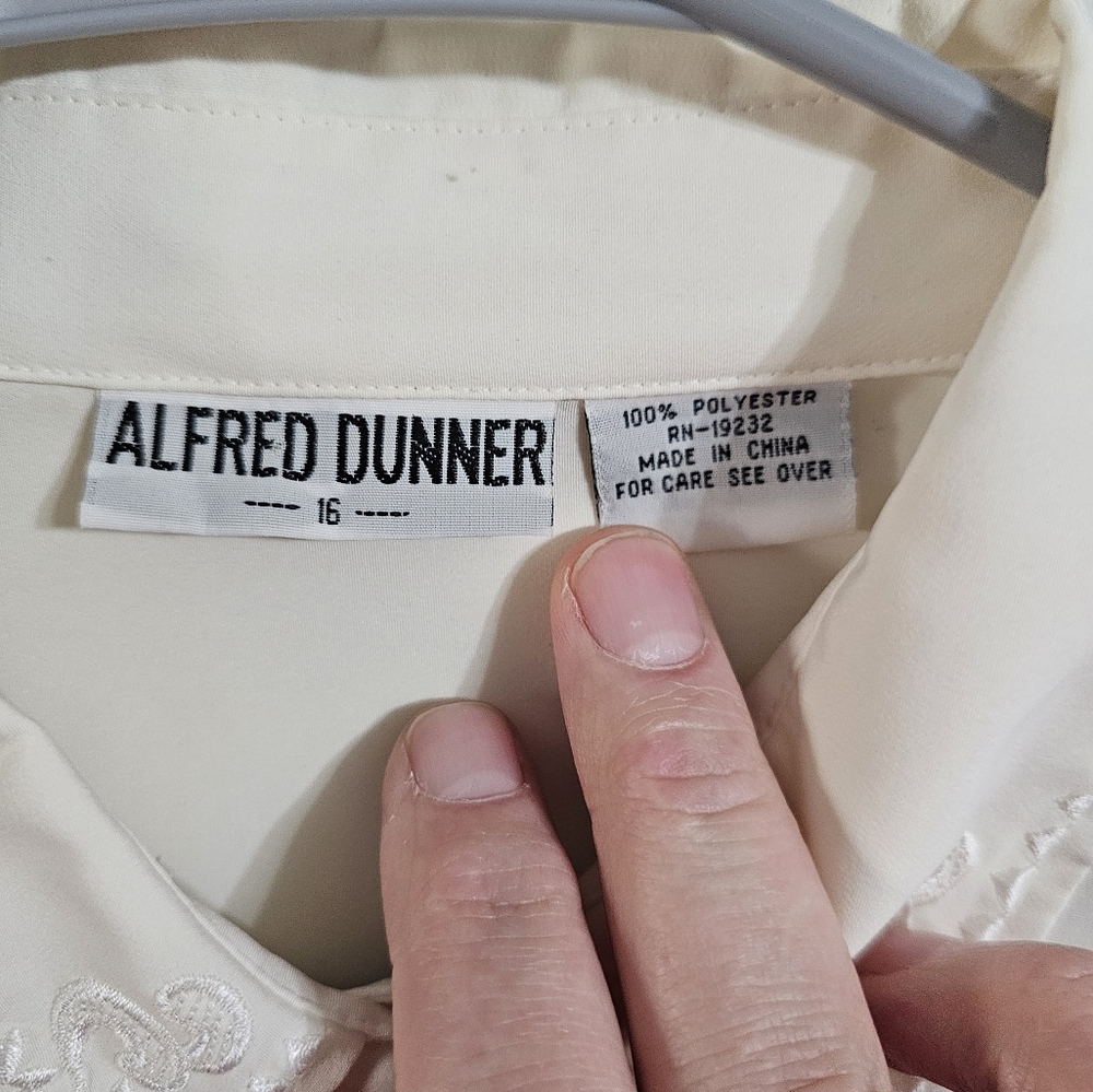 Alfred Dunner Women 16 Blouse White Embroidered Collared Vintage 80s Classic - Picture 4 of 8